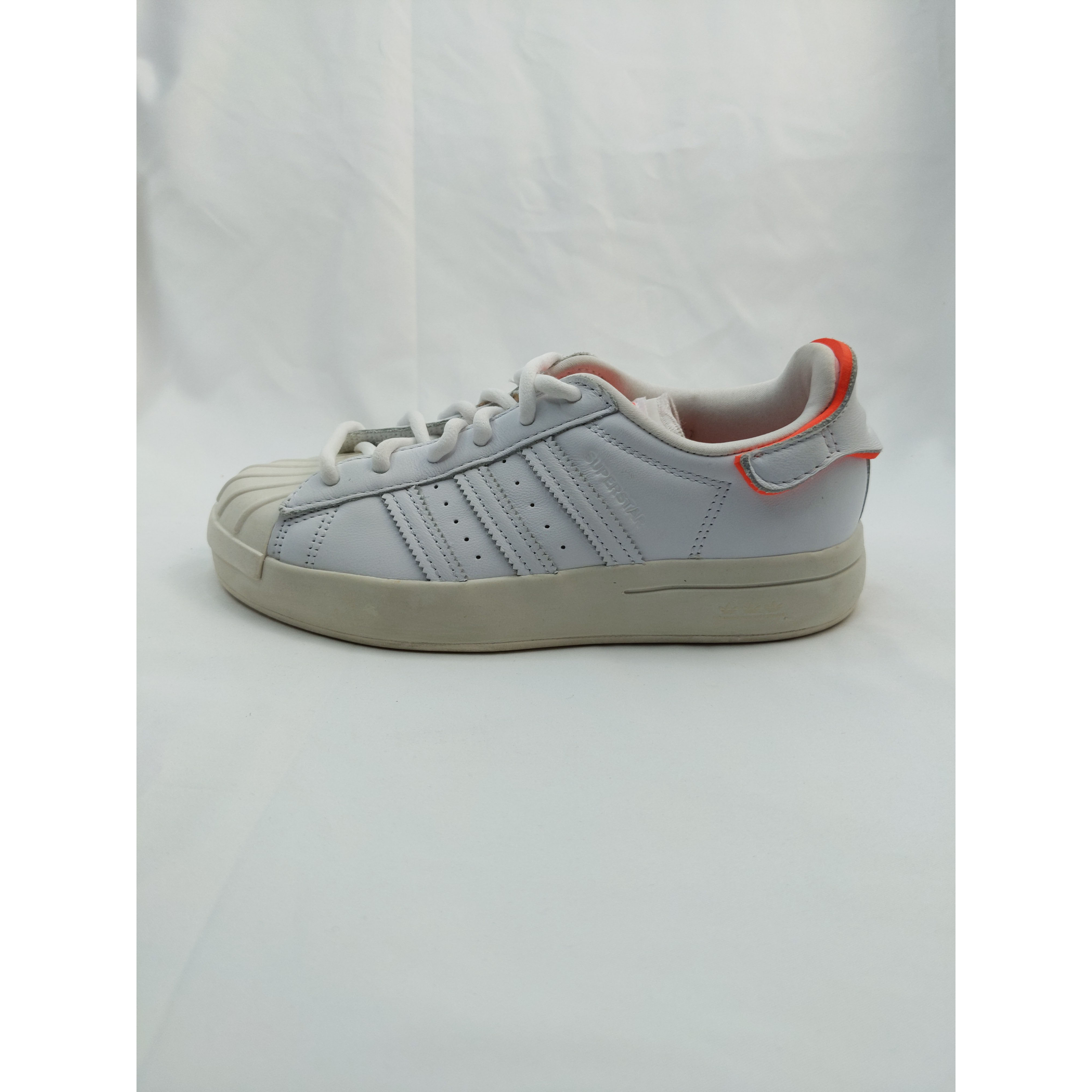 再补几双 adidas Superatar Ayoon 贝壳头 GV9543员工内买无原盒.