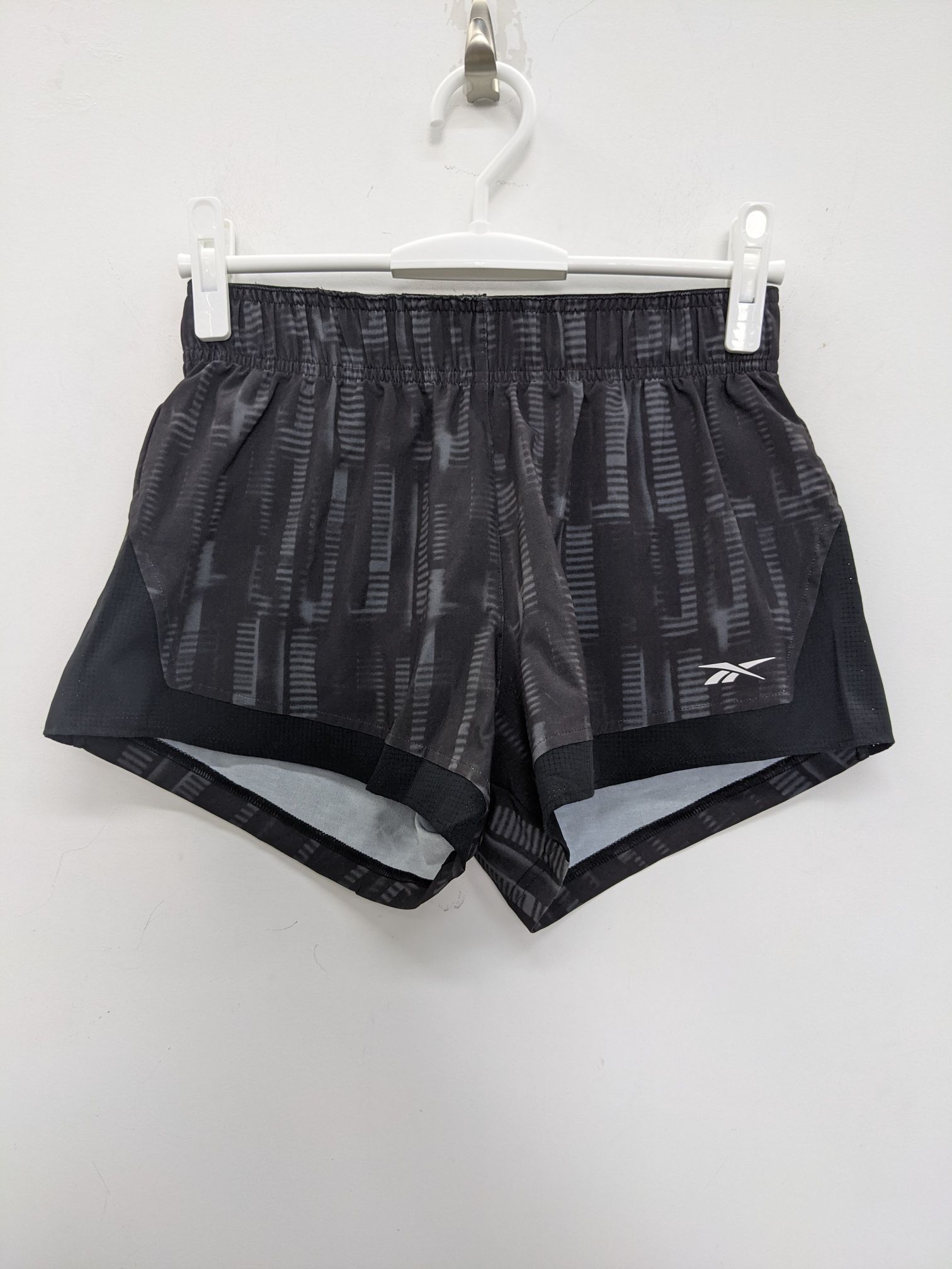 REEBOK LES MILLS® EPIC LIGHTWEIGHT 女裝训练短褲慢跑 FM7166