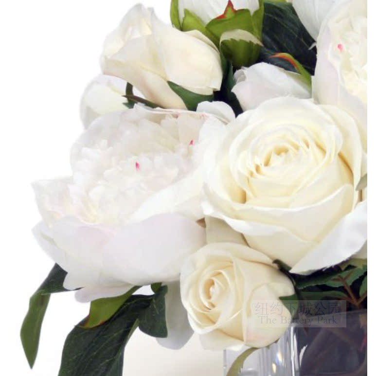 纽约下城公园进口高端仿真花庄园奶油玫瑰和白牡丹盛开在花瓶