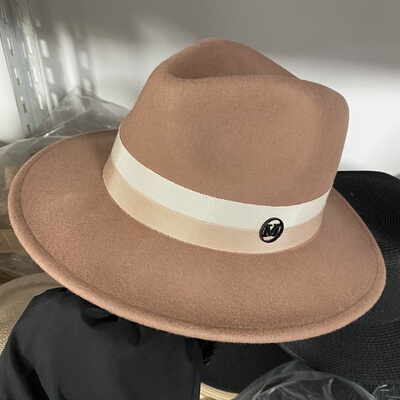 新款毛呢帽子m字母洋气驼色毛毡帽街头时尚凹造型小礼帽男女通用