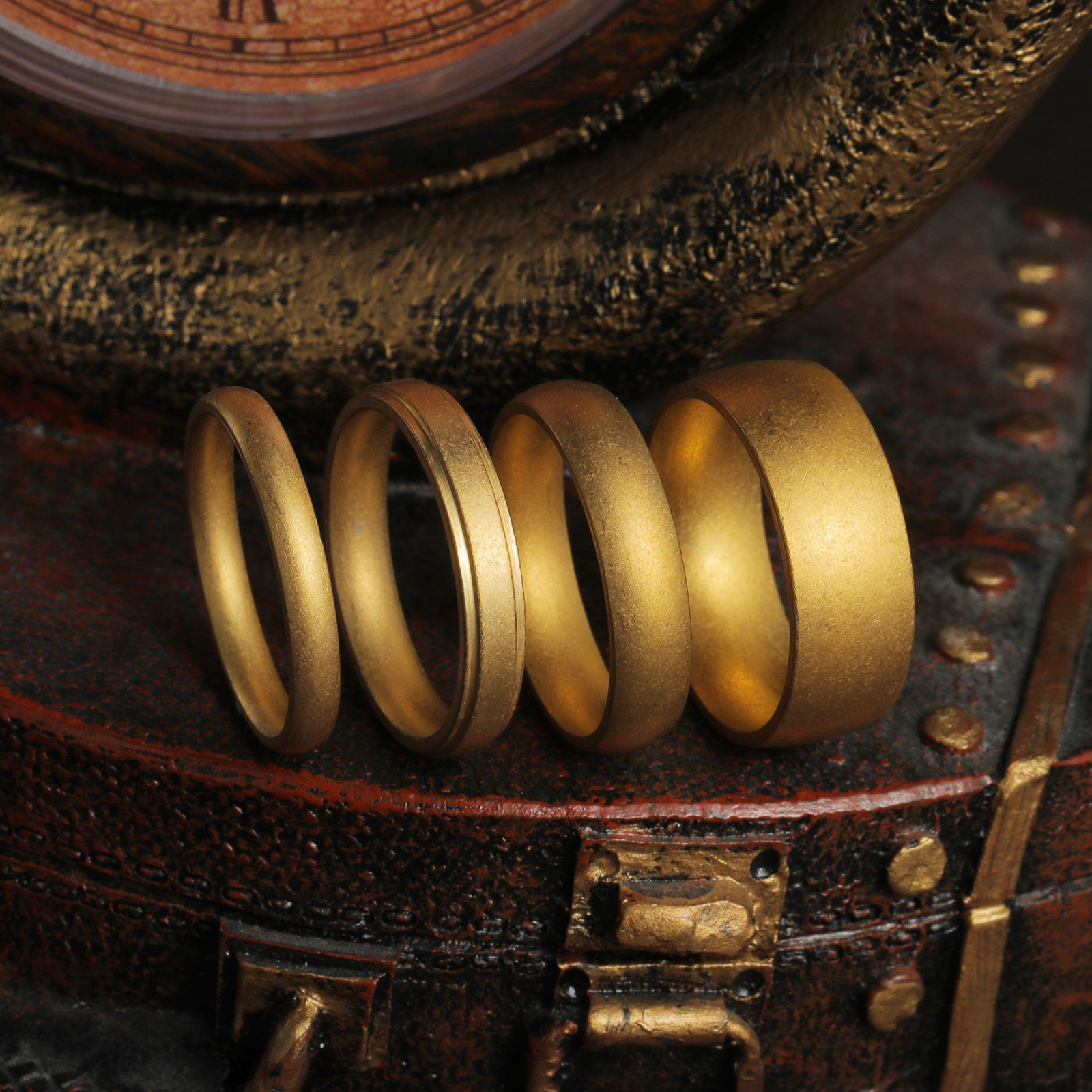 2025新款钛钢戒指古法金男士复古风戒指做旧男戒婚戒情侣对戒百搭