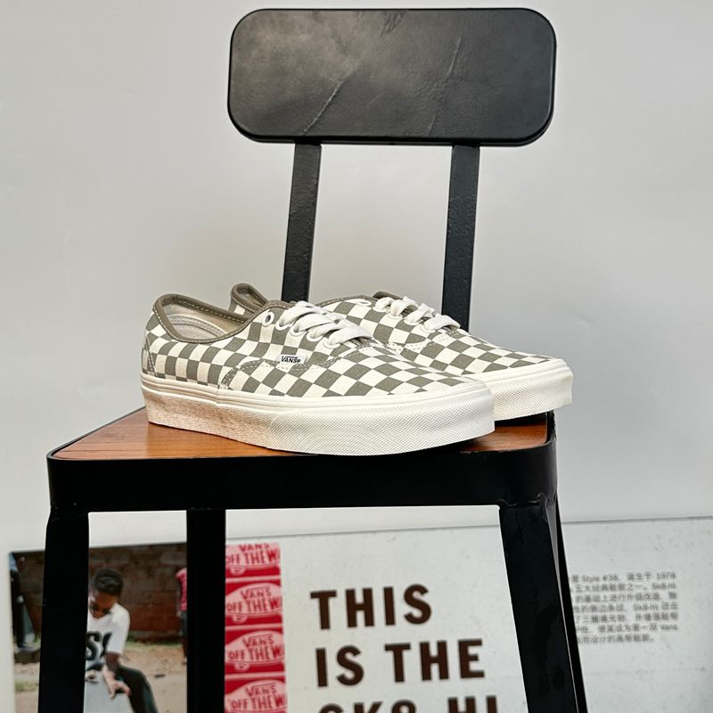 VANS范斯AUTHENTIC低帮帆布板鞋