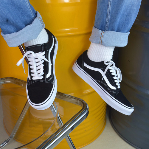 VANS经典款低帮男女同款休闲板鞋