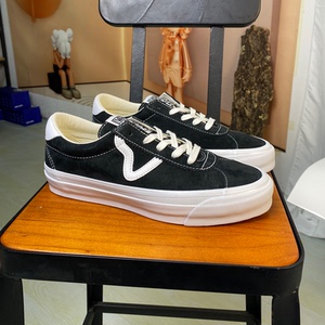 范斯Vans休闲低帮情侣板鞋