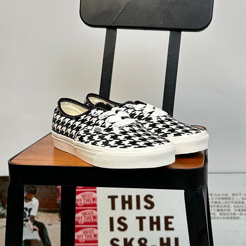 VANS范斯AUTHENTIC透气帆布板鞋