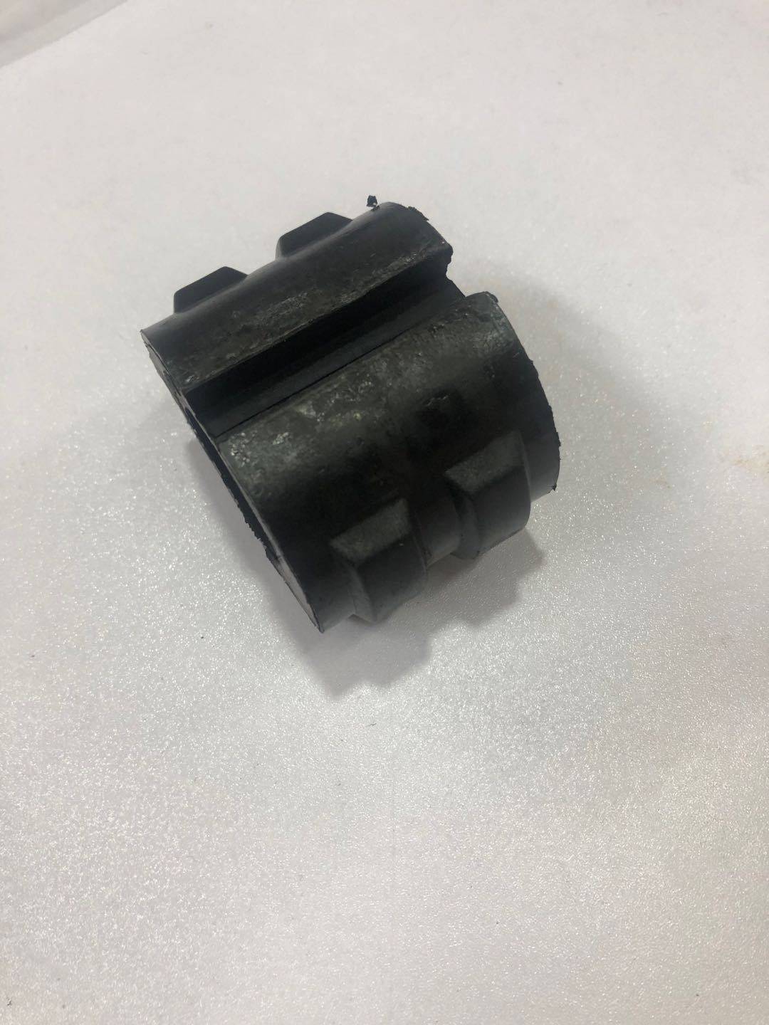 适用于奔驰w220前平衡杆胶套2203230040