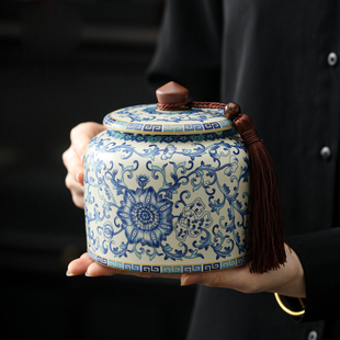 青花茶叶罐汝窑陶瓷储物罐缠枝莲密封罐中古风红茶储存罐大号送礼