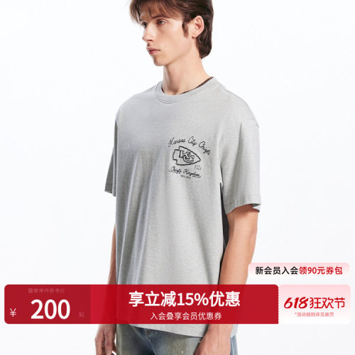 胸前堪萨斯城球队刺绣英文；背后球队胶印
