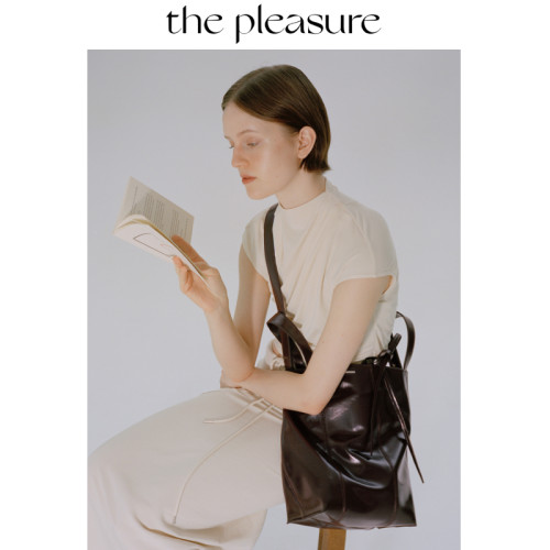 the pleasure平行托特包中号通勤油蜡牛剖层革斜挎大容量电脑包