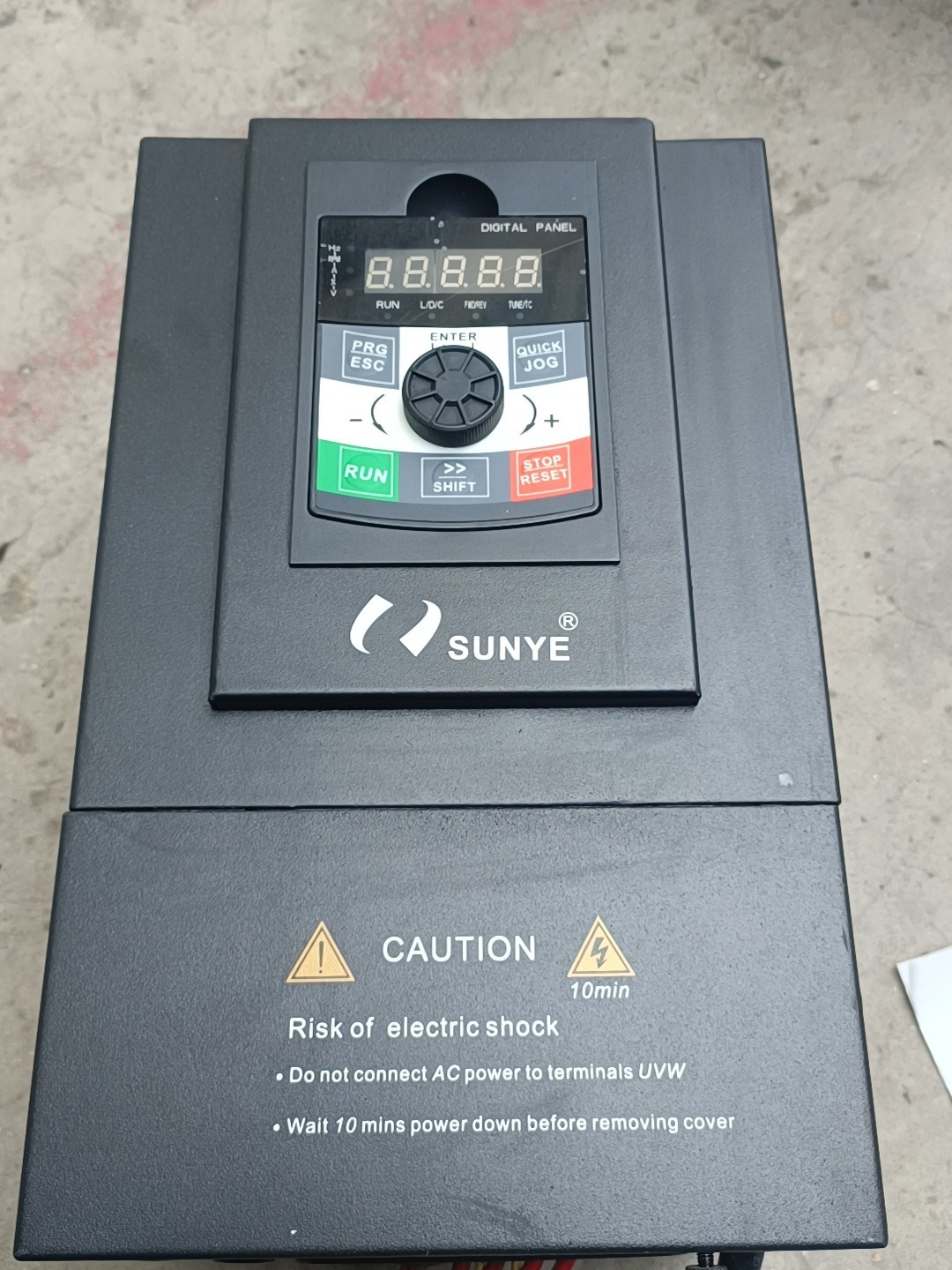 sunye日业变频器cm530h 15kw 件 成色如图全新原装拍前请询价