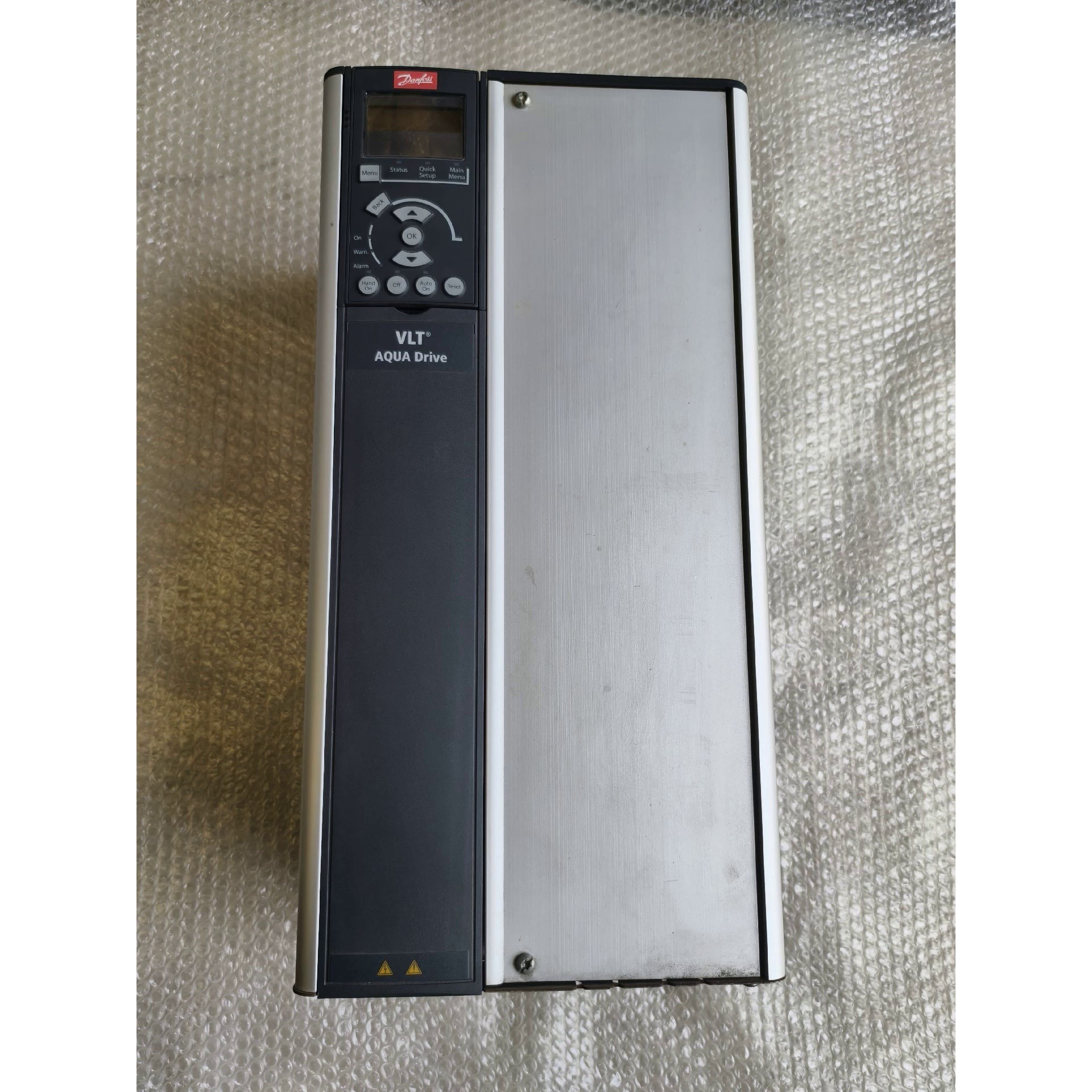 丹佛斯变频器 FC-202P22KT4E20H2XNC XX全新拍前请询价