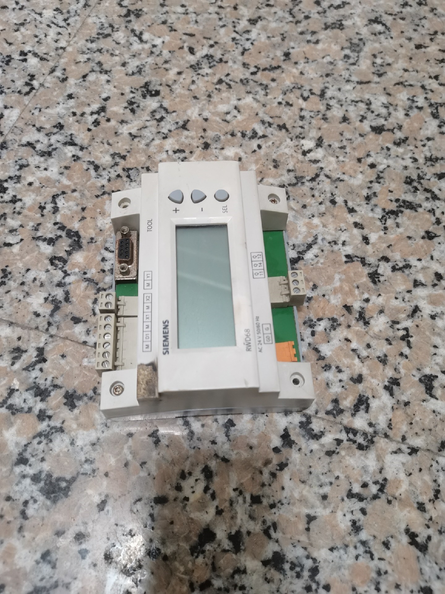 西门子温度控制器:rwd68全新原装拍前请询价全新原装拍前请询价