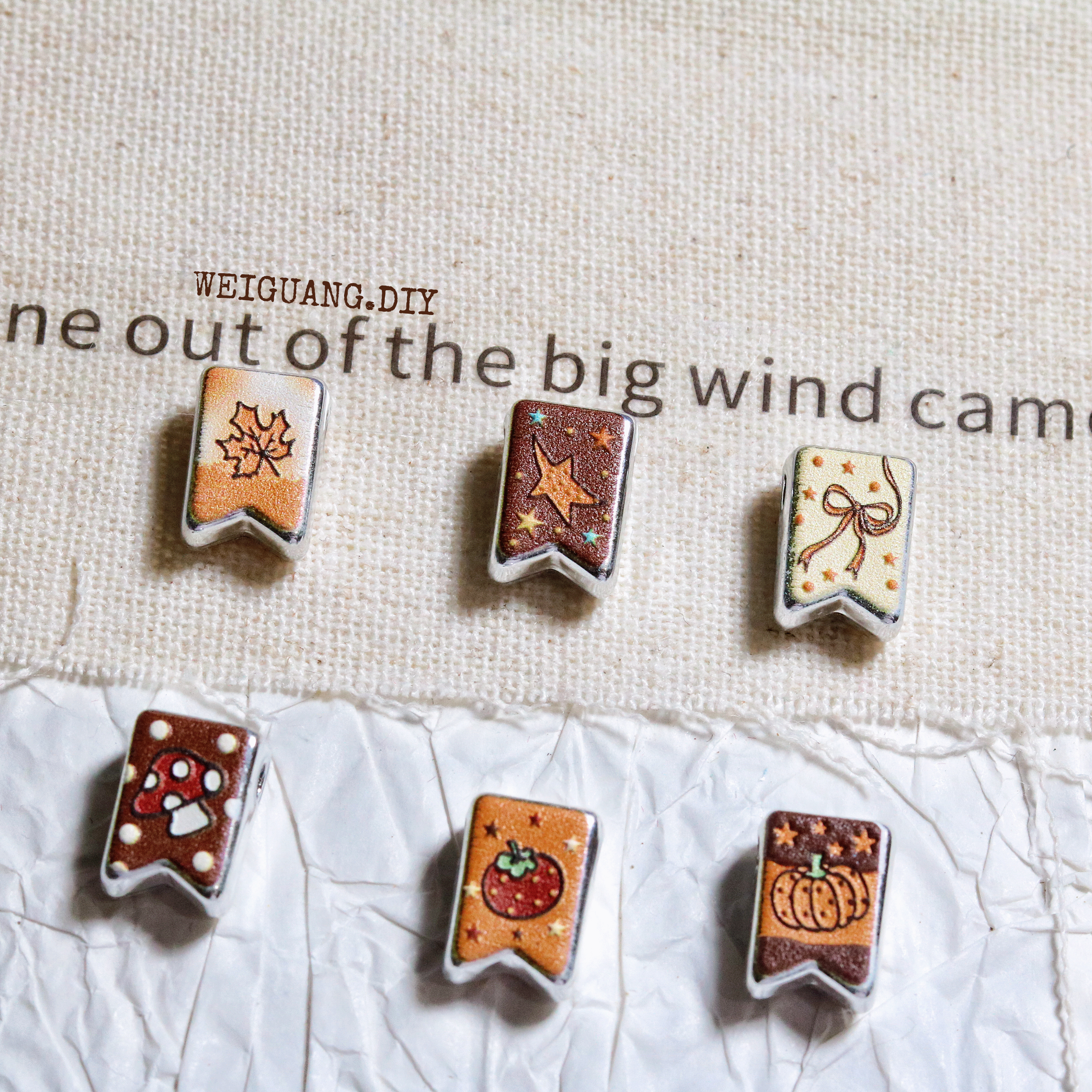 燕尾旗秋天枫叶蘑菇银色卡通印花异形配件钥匙链包链diy手工饰品