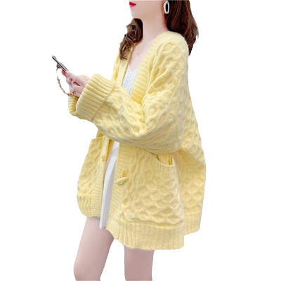 卡萱儿慵懒风牛角扣毛衣外套女