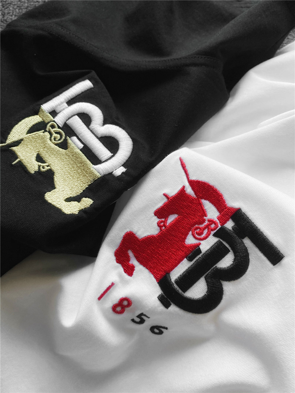 夏季新款巴宝莉纯色短袖t桖男刺绣修身圆领纯棉半袖情侣款网红潮