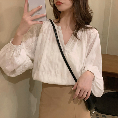 Real price! Korean French dark stripe white shirt simple and versatile small V-neck loose top