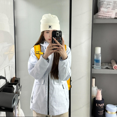 卡盛蓝色三合一冲锋衣外套