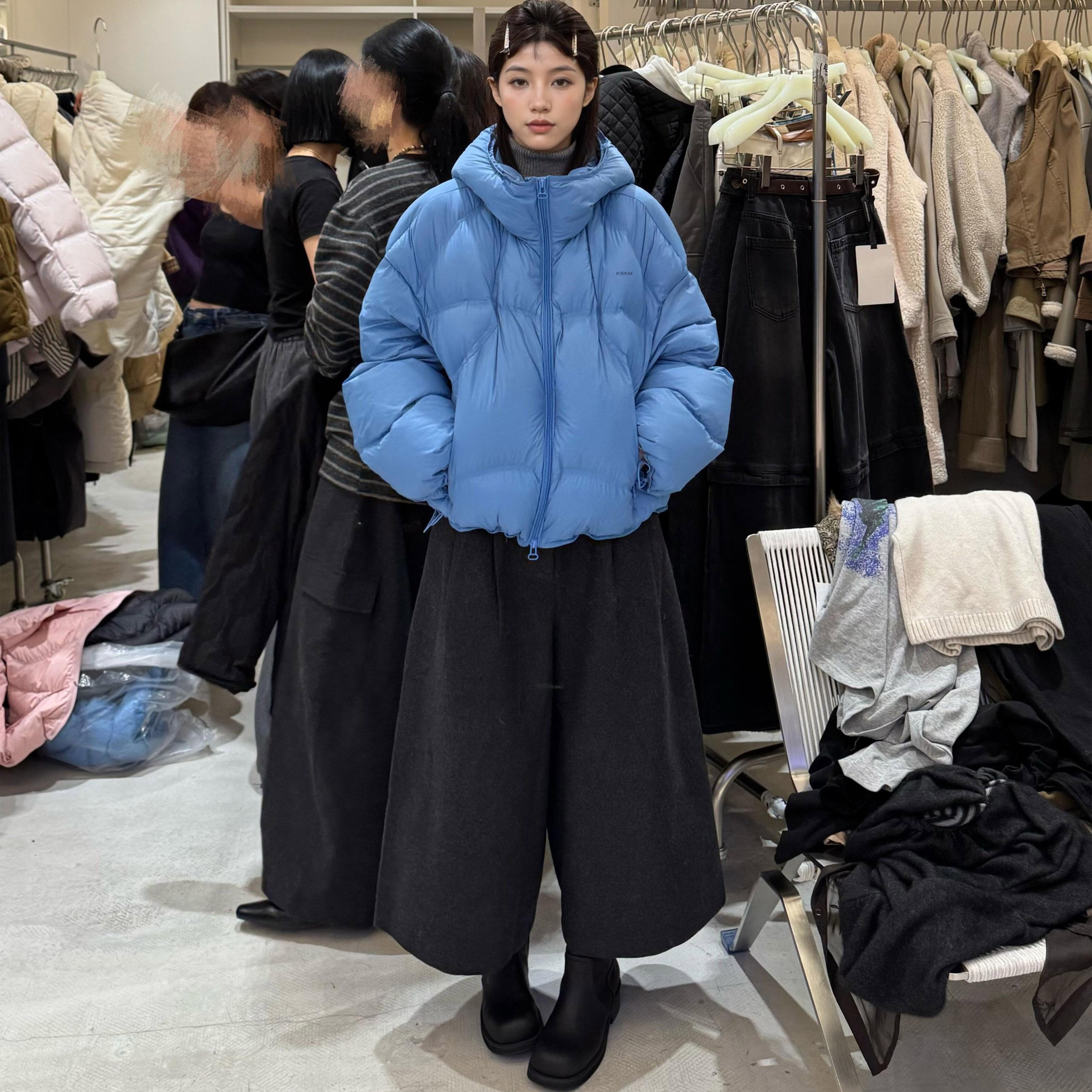 卡盛蓝色白鸭绒羽绒服