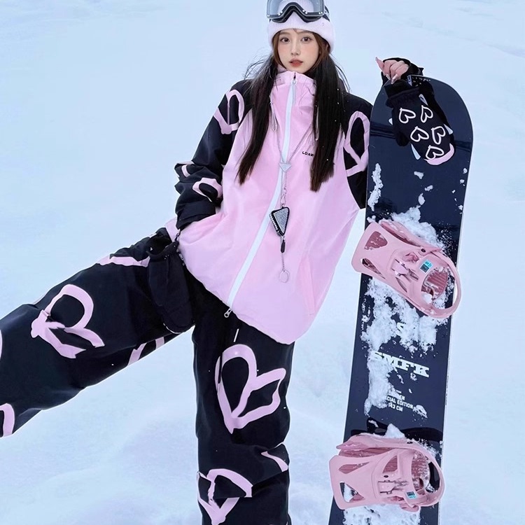 卡盛粉色爱心滑雪服套装女2025新款秋冬高级感小众防风防倒灌雪服