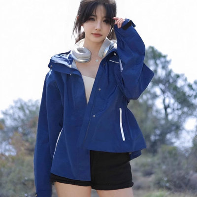 卡盛蓝色休闲百搭冲锋衣外套