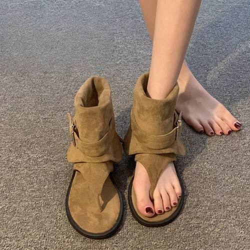 韩系皮带扣平底罗马凉鞋女2025夏季新款配裙子夹趾短筒凉靴西部靴
