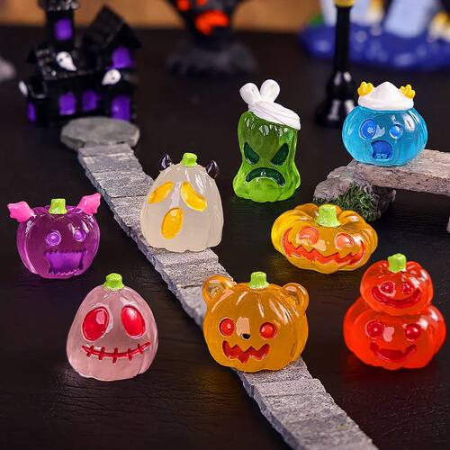 8/16/24pcs Luminous Halloween Micro Landscape Miniature Figu