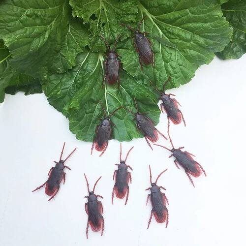 5-50Pcs Halloween gadget Plastic Cockroaches Joke Decoration