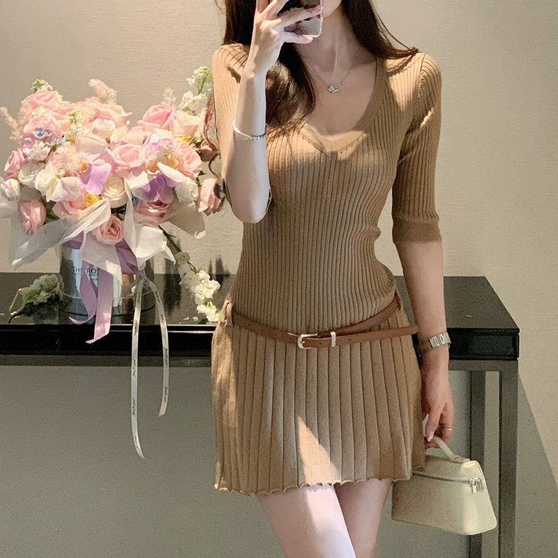 紫萱 V领中袖腰带针织裙女夏季辣妹修身显瘦百褶针织短裙