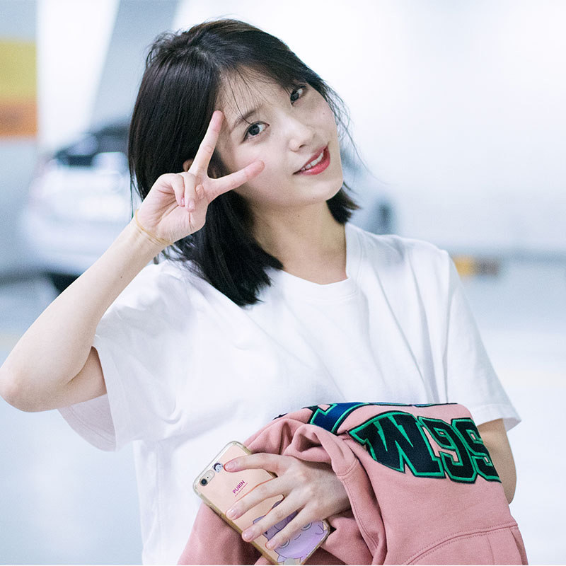 iu李知恩明星同款ins白色圆领纯色宽松休闲短袖打底chic上衣t恤女