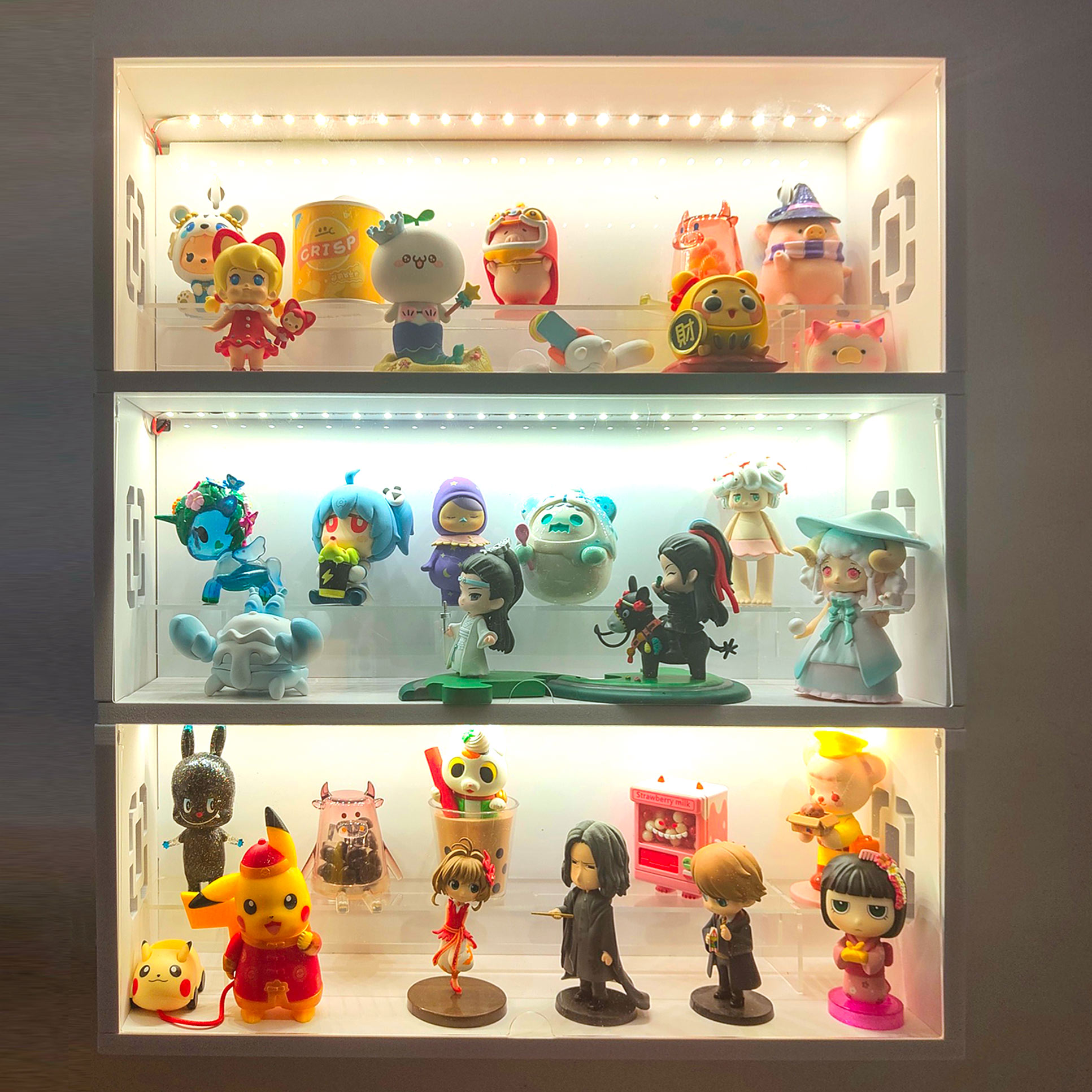 手办泡泡玛特SKULLPANDA熊喵热潮盲盒带灯展示柜乐高黏土收纳盒