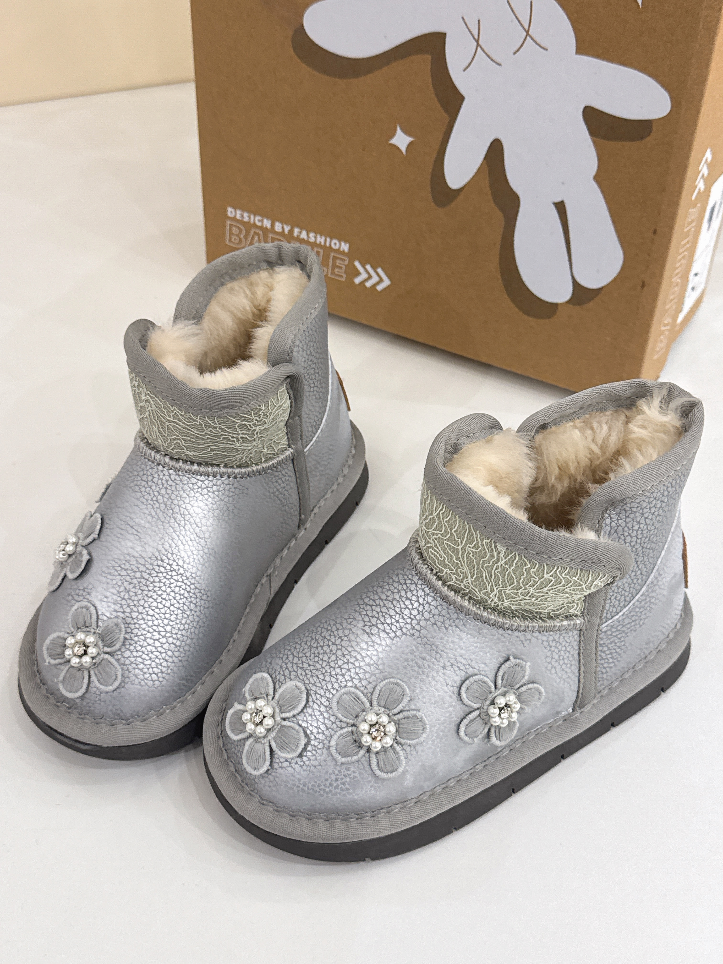 Badule冬款雪地靴皮面好打理羊毛鞋子女童