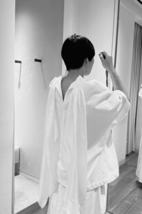 老钱风丝巾飘带拼接短袖T恤女极简宽松落肩慵懒风纯色显瘦打底衫