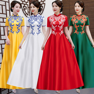 青花瓷礼仪走秀旗袍新品演出服长款礼仪合唱旗袍舞台迎宾舞蹈旗袍