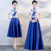 大合唱演出服2026新款 礼服 中国风青花瓷合唱团演出礼仪旗袍中长款