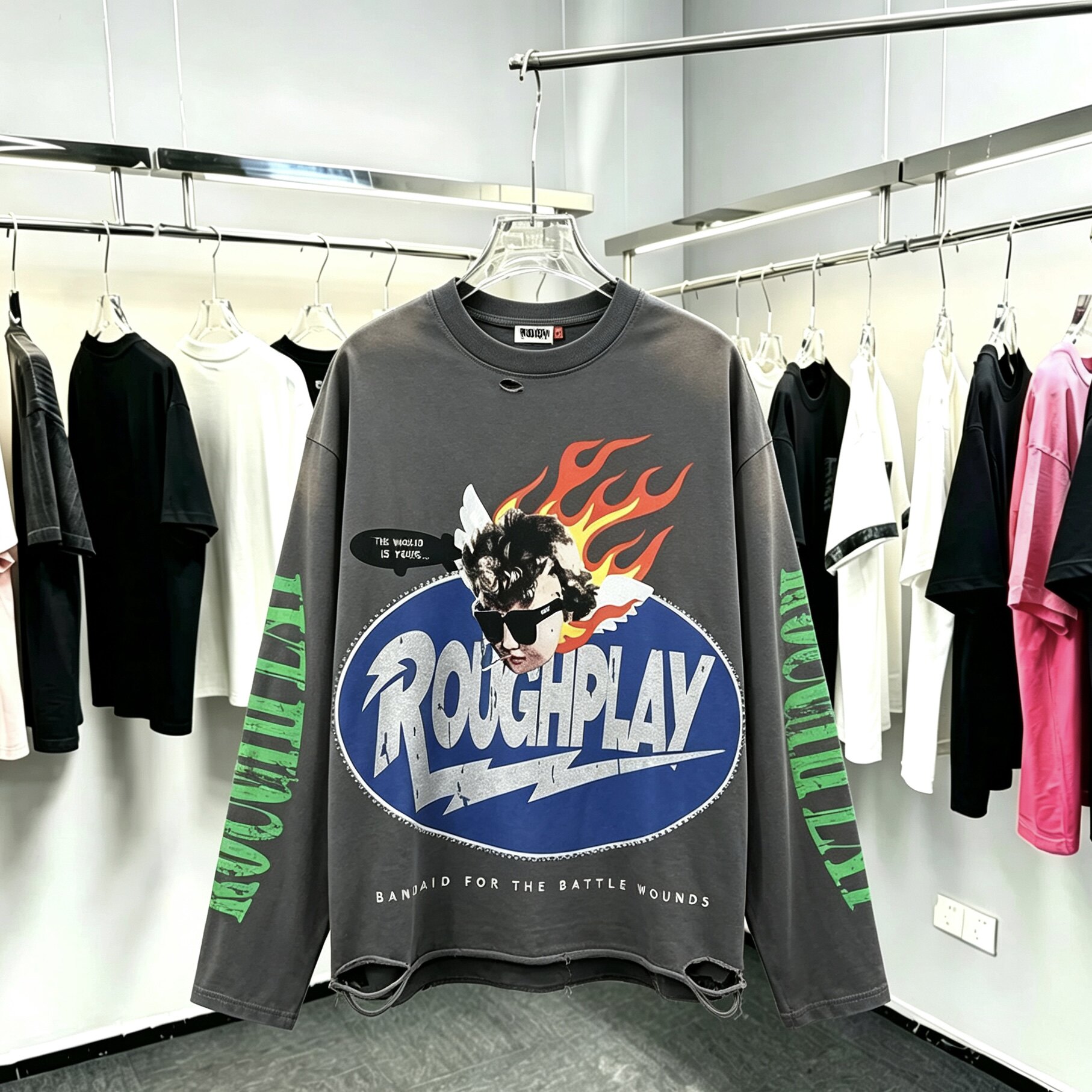 ROUGHPLAY美式复古烫钻破洞长袖T恤火焰人像印花高街宽松打底衫潮