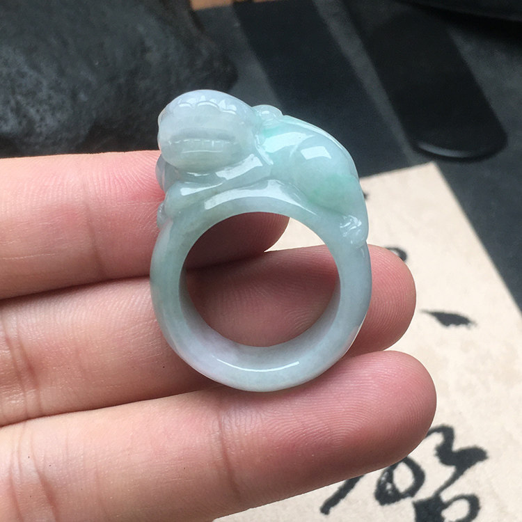 玉石寨A货翡翠貔貅扳指送证