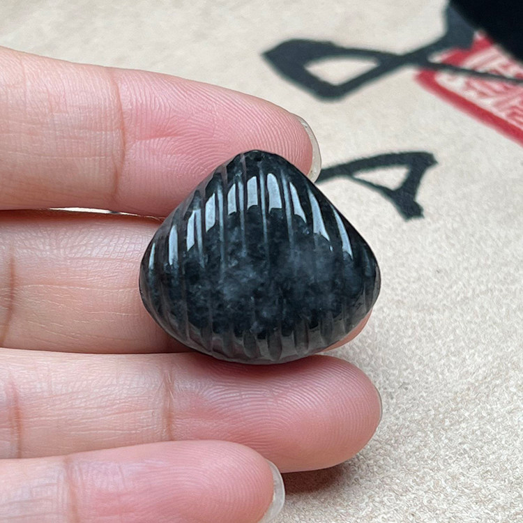 缅甸翡翠A货乌鸡种保真吊坠