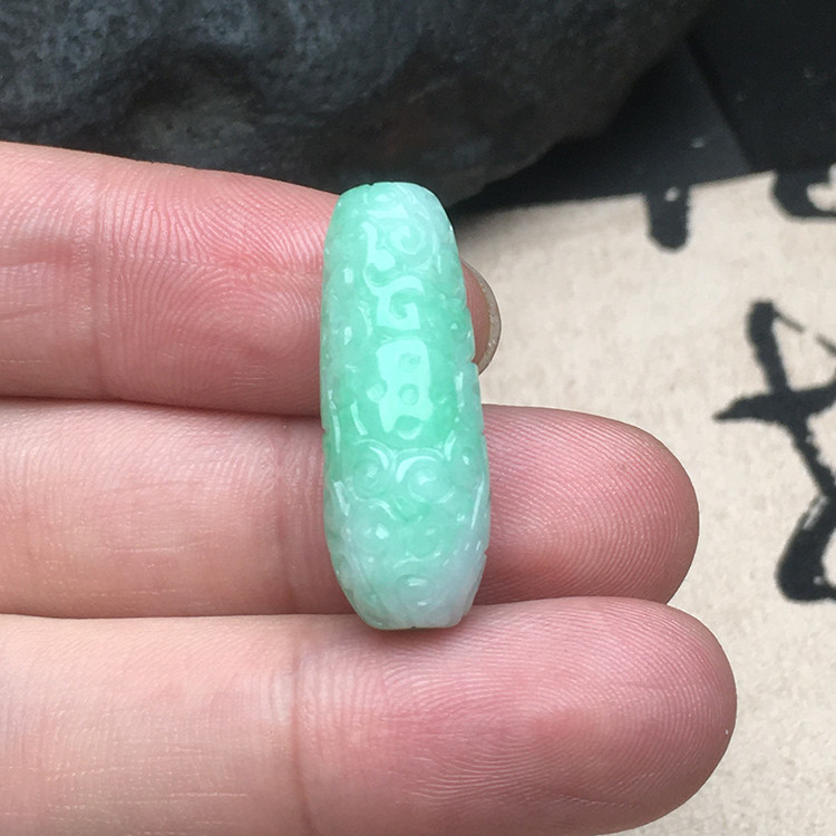 玉石寨A货冰糯种雕花路路通吊坠