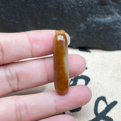 缅甸A货冰糯红翡翠福瓜吊坠