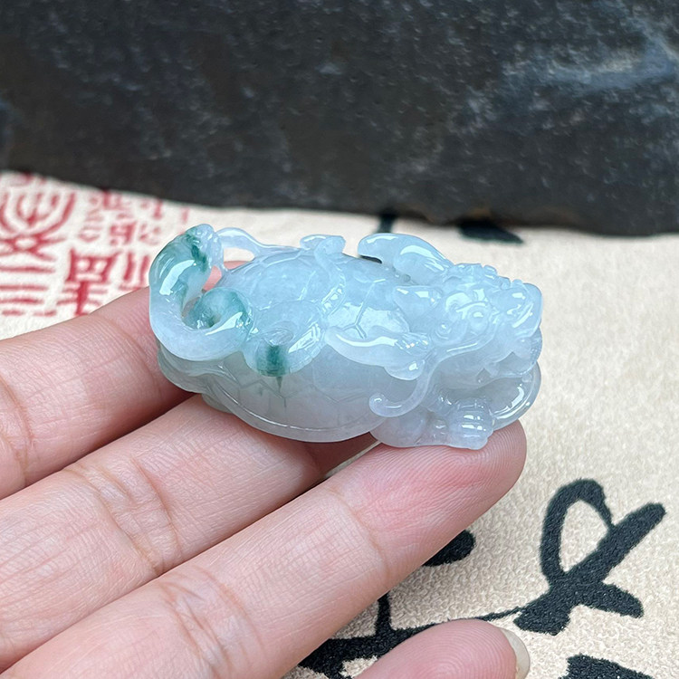 缅甸天然翡翠A货玄武神兽龙龟