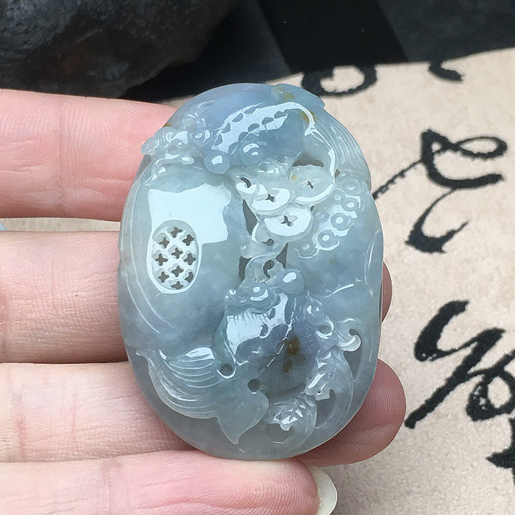 玉石寨A货翡翠冰糯种连年有余