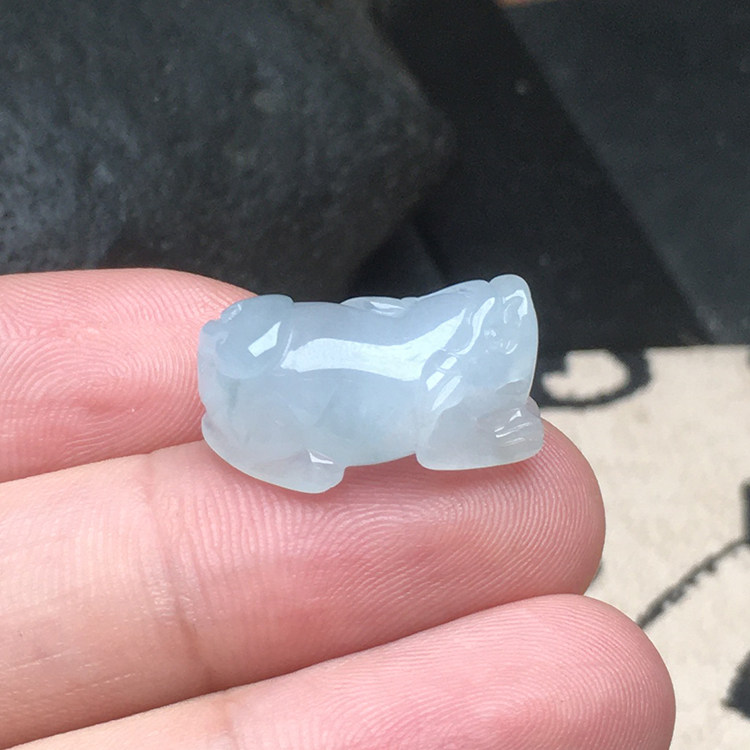 玉石寨A货冰糯种貔貅挂坠