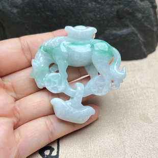 缅甸翡翠A货生肖马吊坠翠绿特色雕刻马上发财财源滚滚滚毛衣链坠