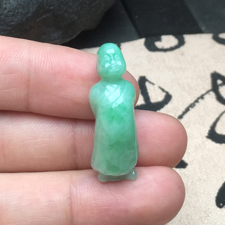 玉石寨A货翡翠小沙弥吊坠