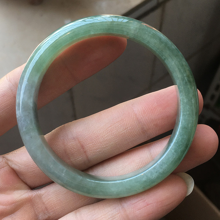 56MM圆形内圈手镯缅甸保真老坑冰糯种A货油绿玉镯包邮镯子送证书