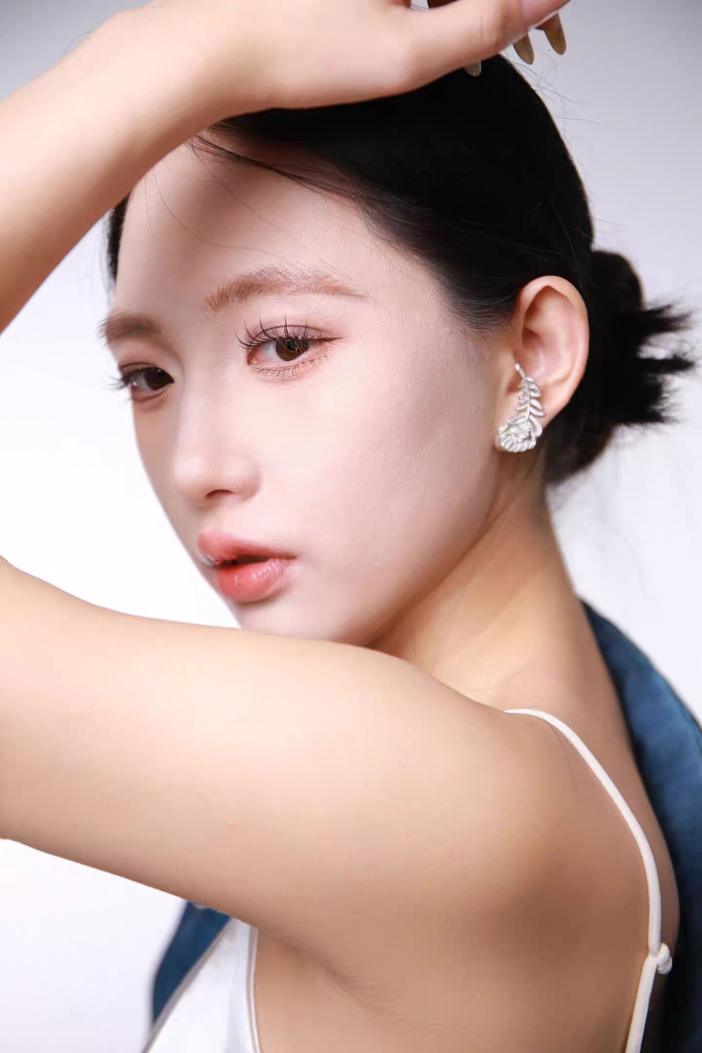 日娜亞太【高奢限SVIP 20XX.ASIA羽毛耳环 白外贸尾货孤品项链