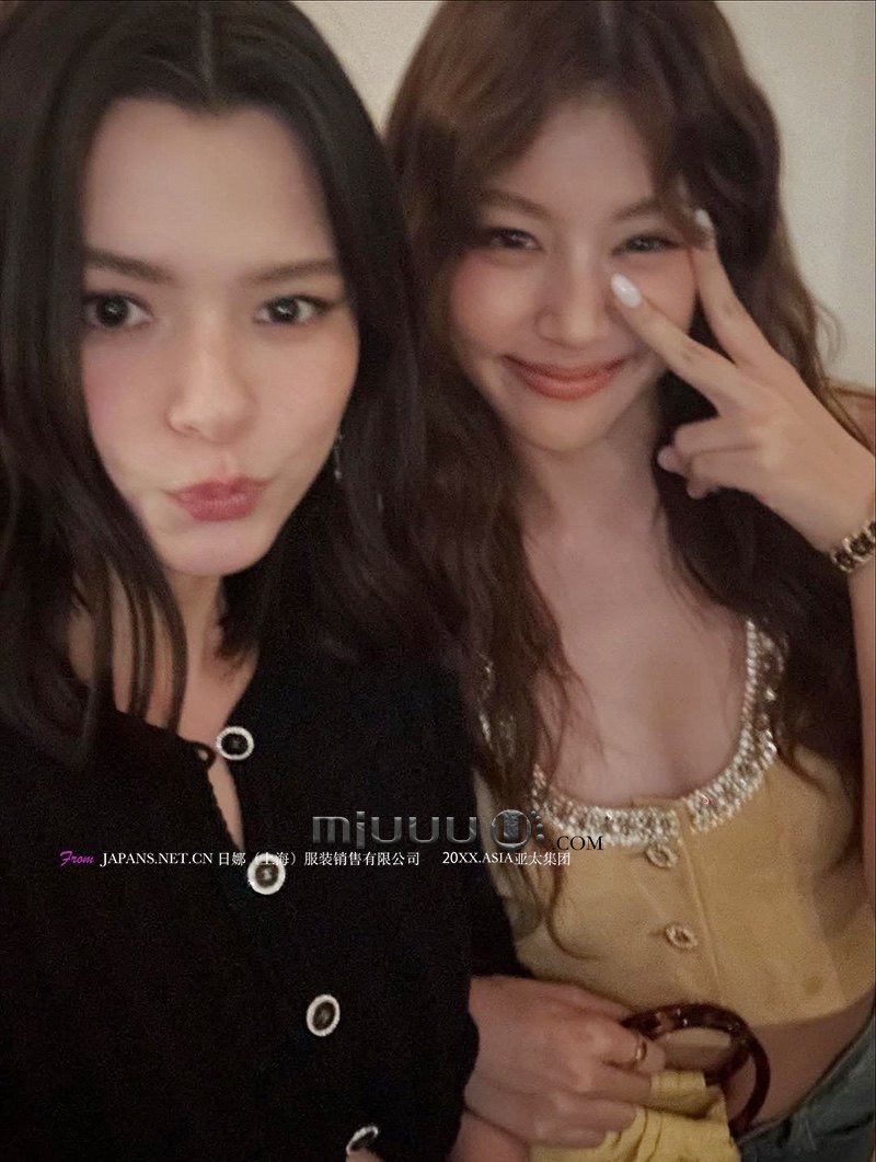 日娜高奢20XXASIA BUYER 12 hmo 26早春钩织麻花镂空针织开衫罩衫