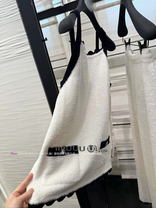 日娜高奢20XXASIA BUYER 11 bkl 新款显瘦撞色针织吊带背心上衣女