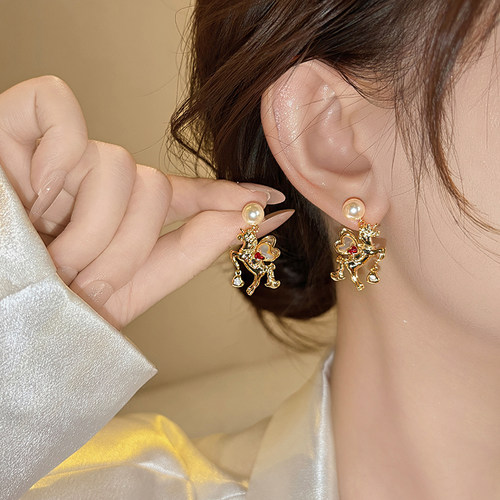 金色独角兽爱心珍珠耳坠耳钉女2025年新款爆款耳环轻奢高级感耳饰