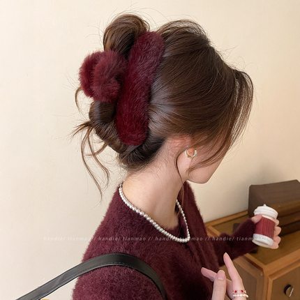 秋冬鲨鱼夹发量大毛毛抓夹女高级感2025新款超大号后脑勺毛绒发夹